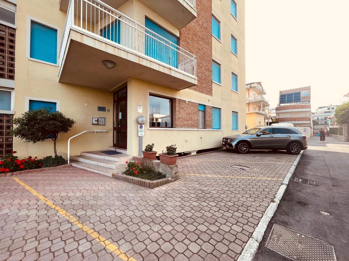 Appartamento Cima - Vista Mare, 3 Camere, Wifi, Family Apartment Lido di Jesolo Exteriör bild